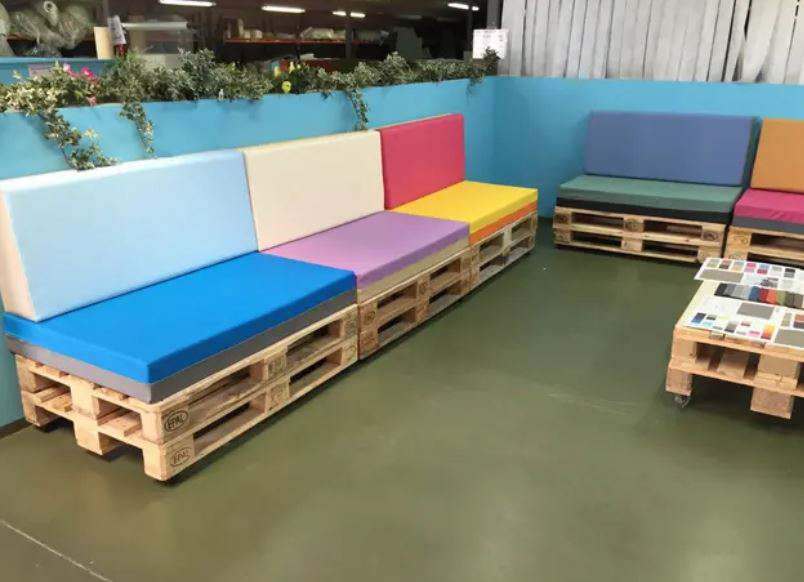 Palletkussens op maat - Op maat gemaakte kussens voor palletmeubilair in diverse kleuren zoals blauw, beige, geel, groen en meer, bieden comfort en stijl